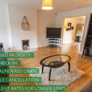 Host - In A Spacious Coliving And Coworking With Garden, And Parking Close To Centre Liverpool